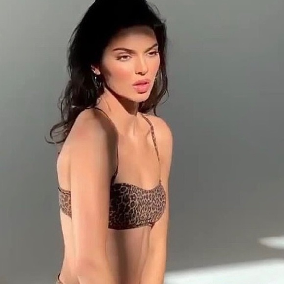 KENDALL & KYLIE Leopard Print Bandeau Bikini Top with Removable Strap - Picture 15 of 16